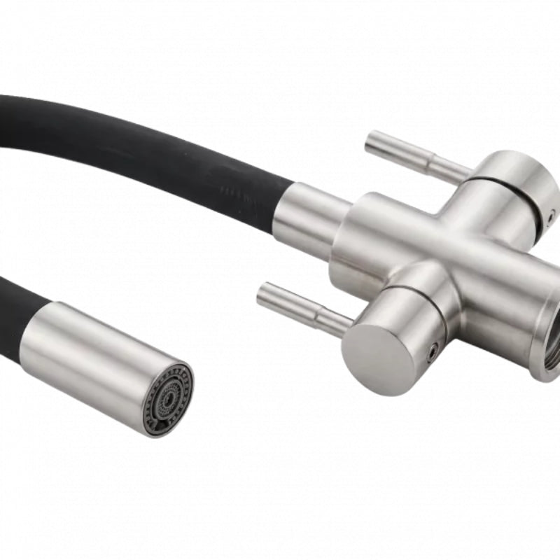 Tube flexible orientable du robinet 3 voies Bilbao PureOsmose